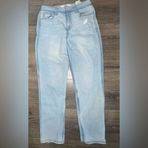 Hollister Curvy High-Rise Distressed Light Wash Mom Jeans - Size 5R